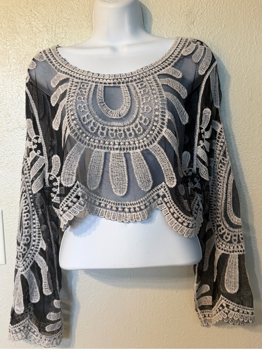 Bohemian Sunflower Crochet Lace Sheer Mesh Crop Top - Black & Natural Cream Sz M - Picture 5 of 11